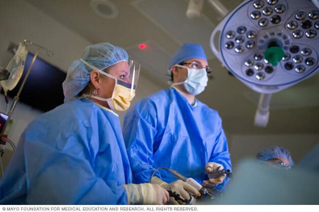 Mayo Clinic surgeons perform a minimally invasive operation using a surgical robot.